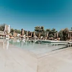 Stork Design Resort *