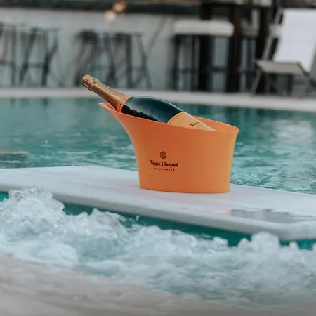 Resort Stork Design *